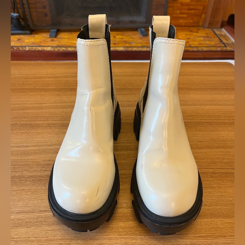 Rag & Bone Shaye Lug Sole Chelsea Boot - Picture 3 of 9